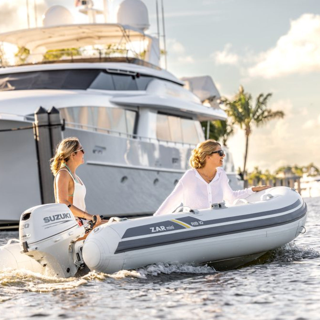 Suzuki 20 HP DF20ATSW5 Outboard Motor