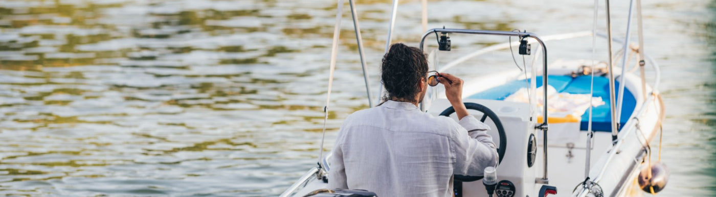 Small Boats with Motors | Your Guide to the Best Compact Models