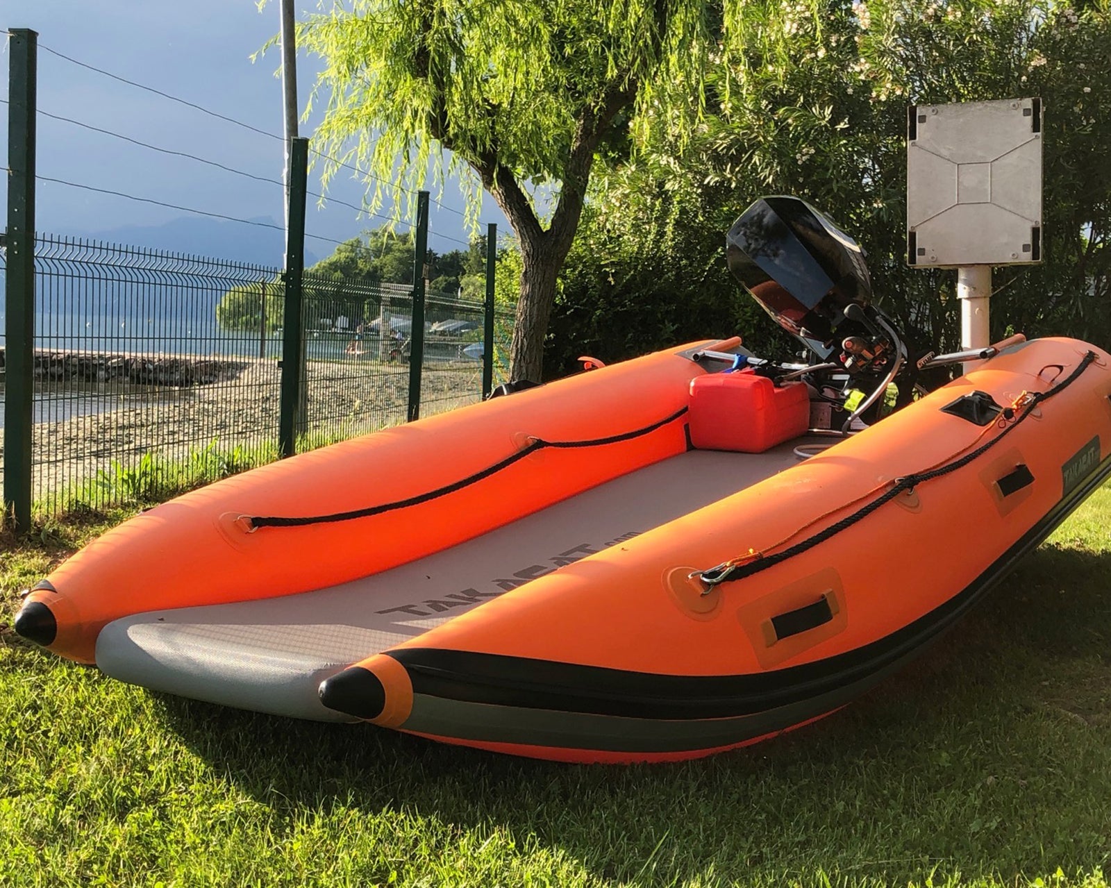 Takacat 420 LX Portable Inflatable Boat